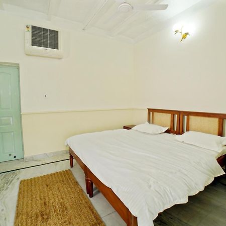 ホテル Shree Krishna Bhakti Ashram Vrindāvan エクステリア 写真