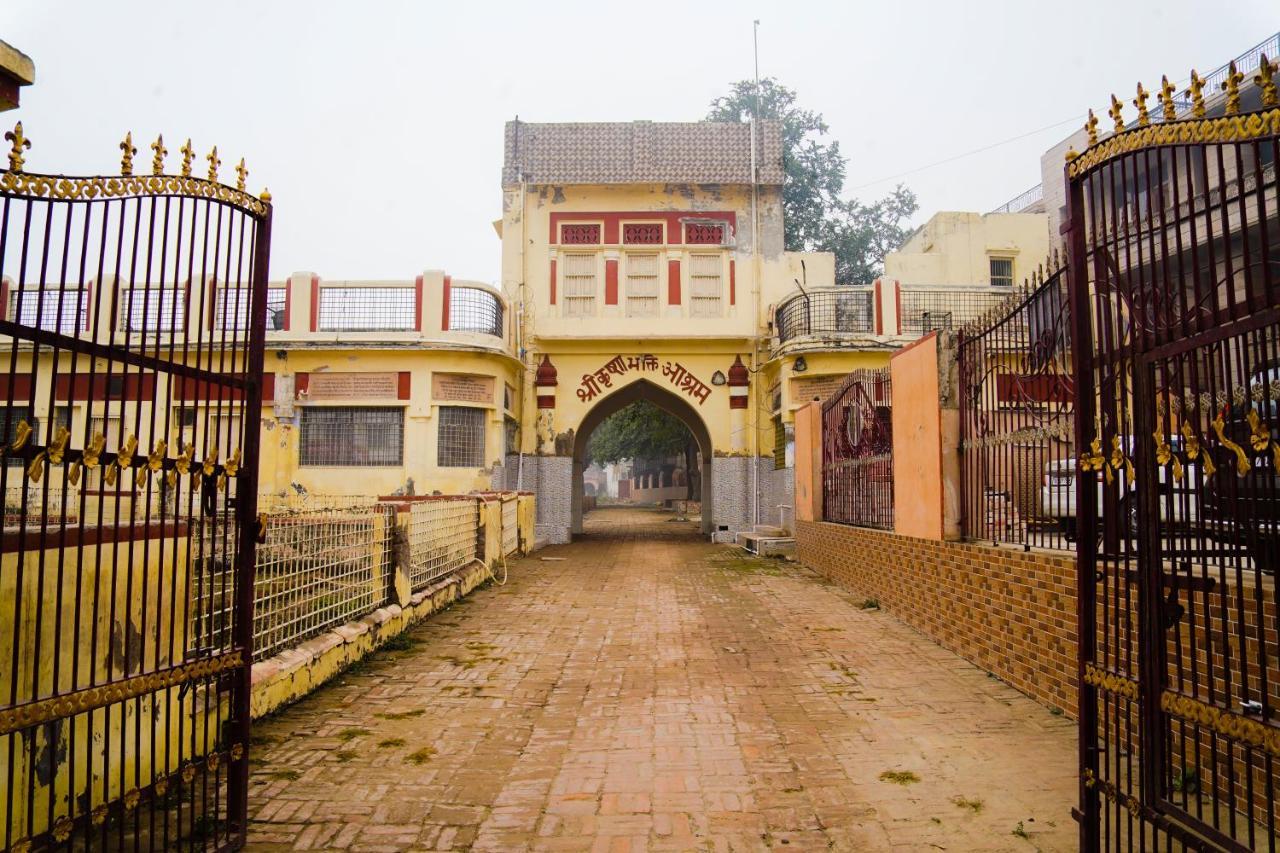 ホテル Shree Krishna Bhakti Ashram Vrindāvan エクステリア 写真