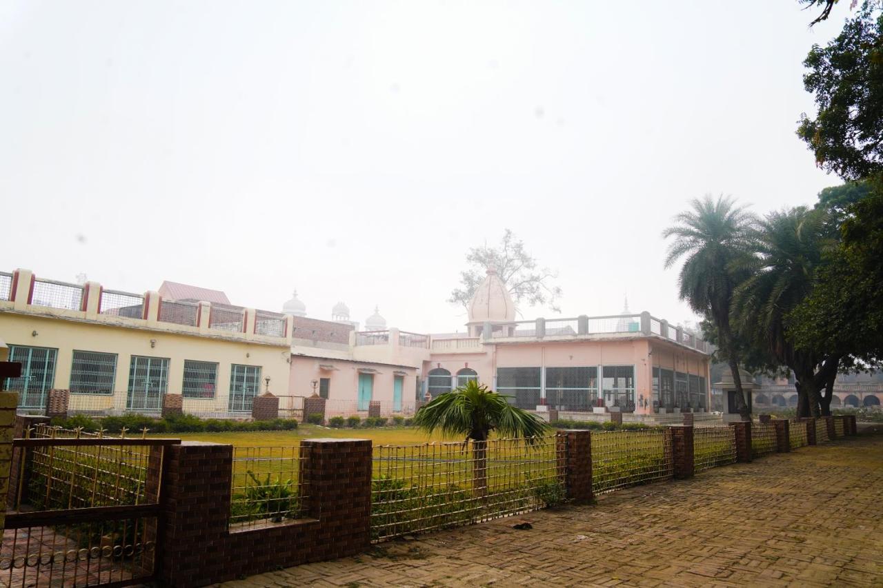 ホテル Shree Krishna Bhakti Ashram Vrindāvan エクステリア 写真