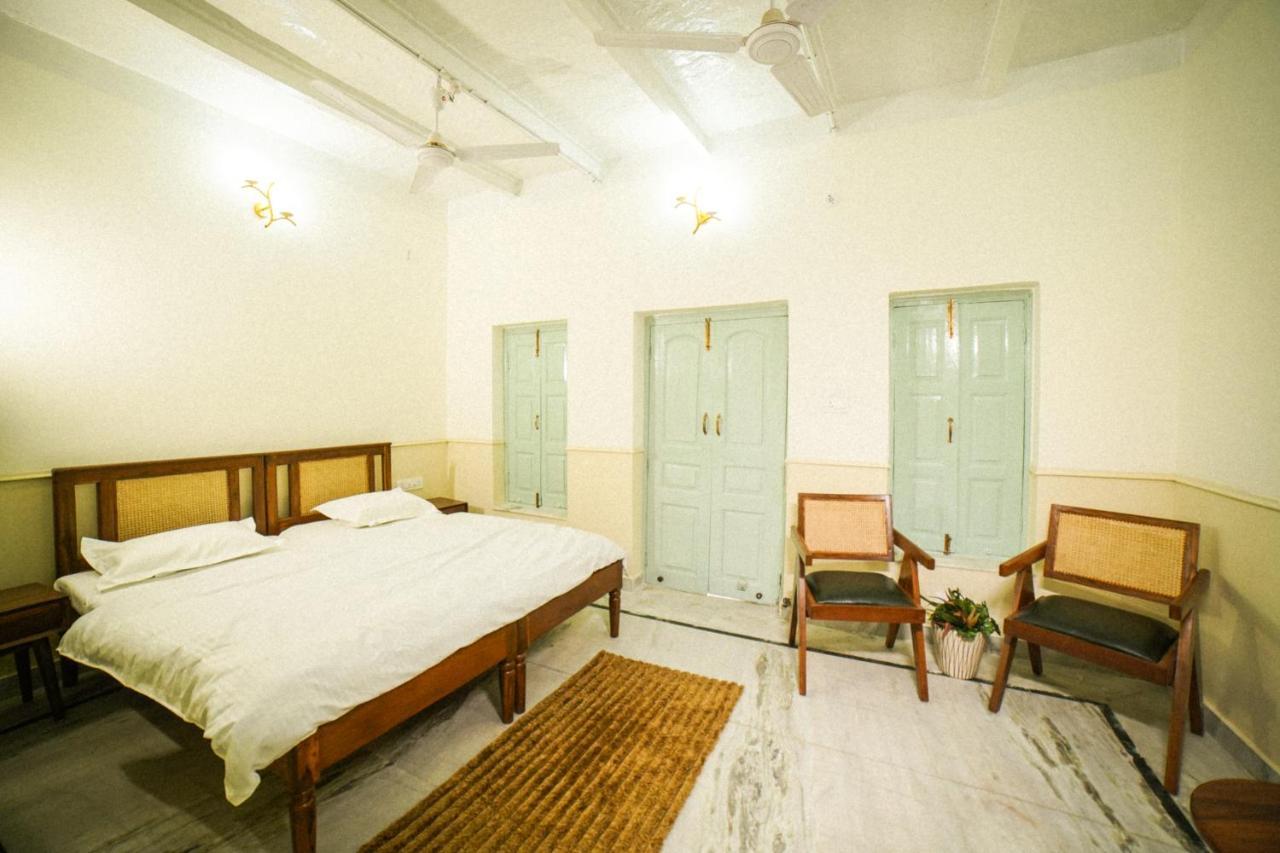 ホテル Shree Krishna Bhakti Ashram Vrindāvan エクステリア 写真