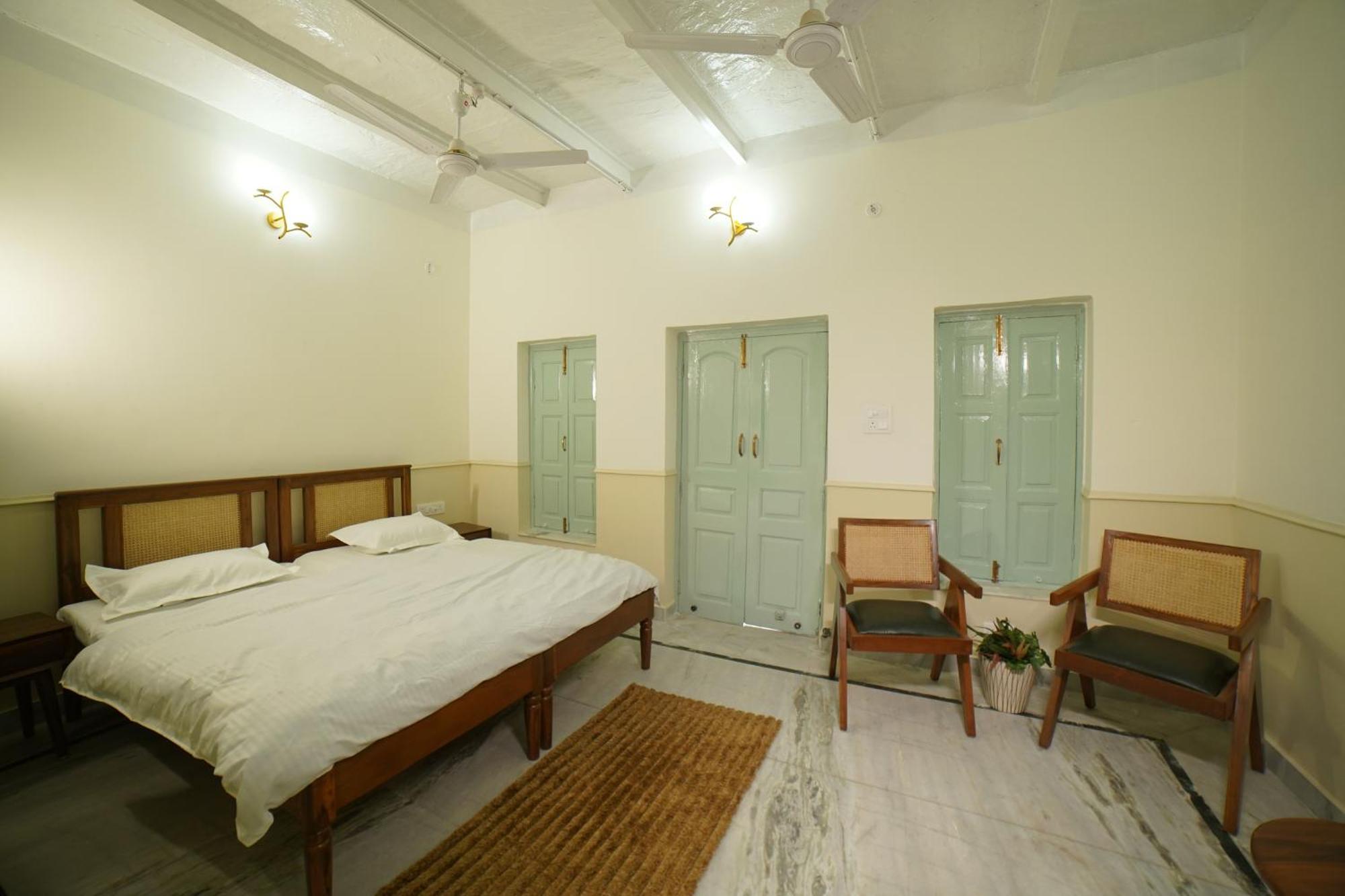 ホテル Shree Krishna Bhakti Ashram Vrindāvan エクステリア 写真